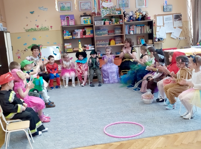 Farsangi mulatság a Katicáknál