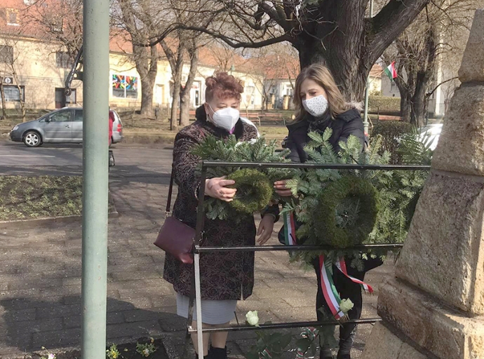 Tisztelgés a hősök előtt