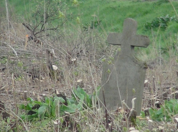 Exhumálják a sírokat