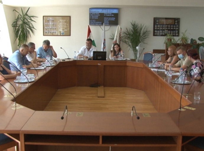 Döntött az önkormányzat: a város kitüntetettjei