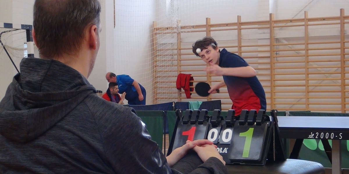 Versenyeken az asztaliteniszezők