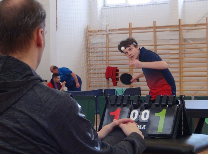 Versenyeken az asztaliteniszezők