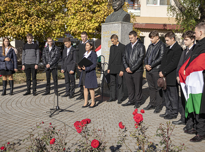 Az '56-os eseményekre emlékeztek