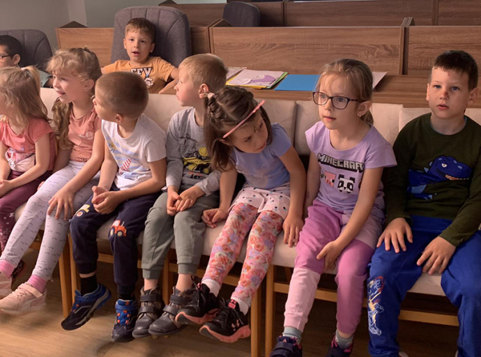 Református óvodások könyvtárlátogatáson