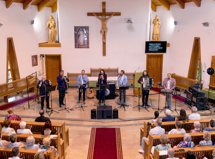 A remény oratóriuma csendült fel