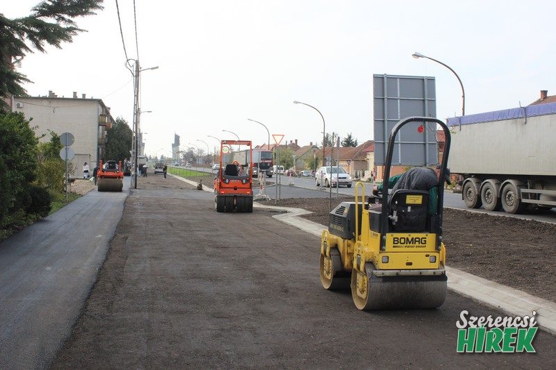 Gyár utcai szervizút aszfaltozás